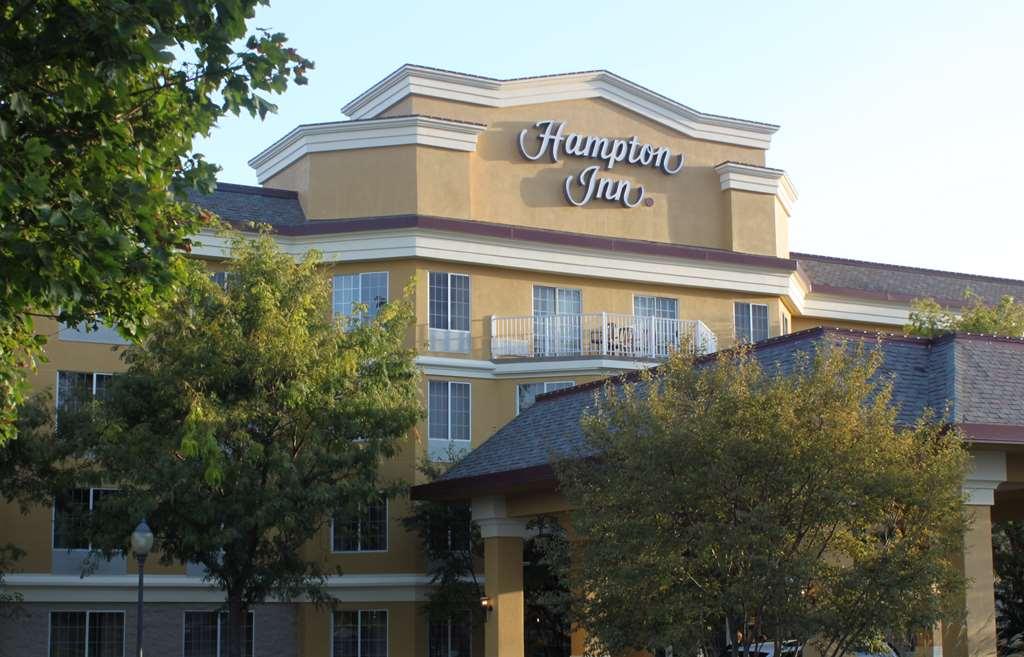 Hampton Inn Holland Exterior foto