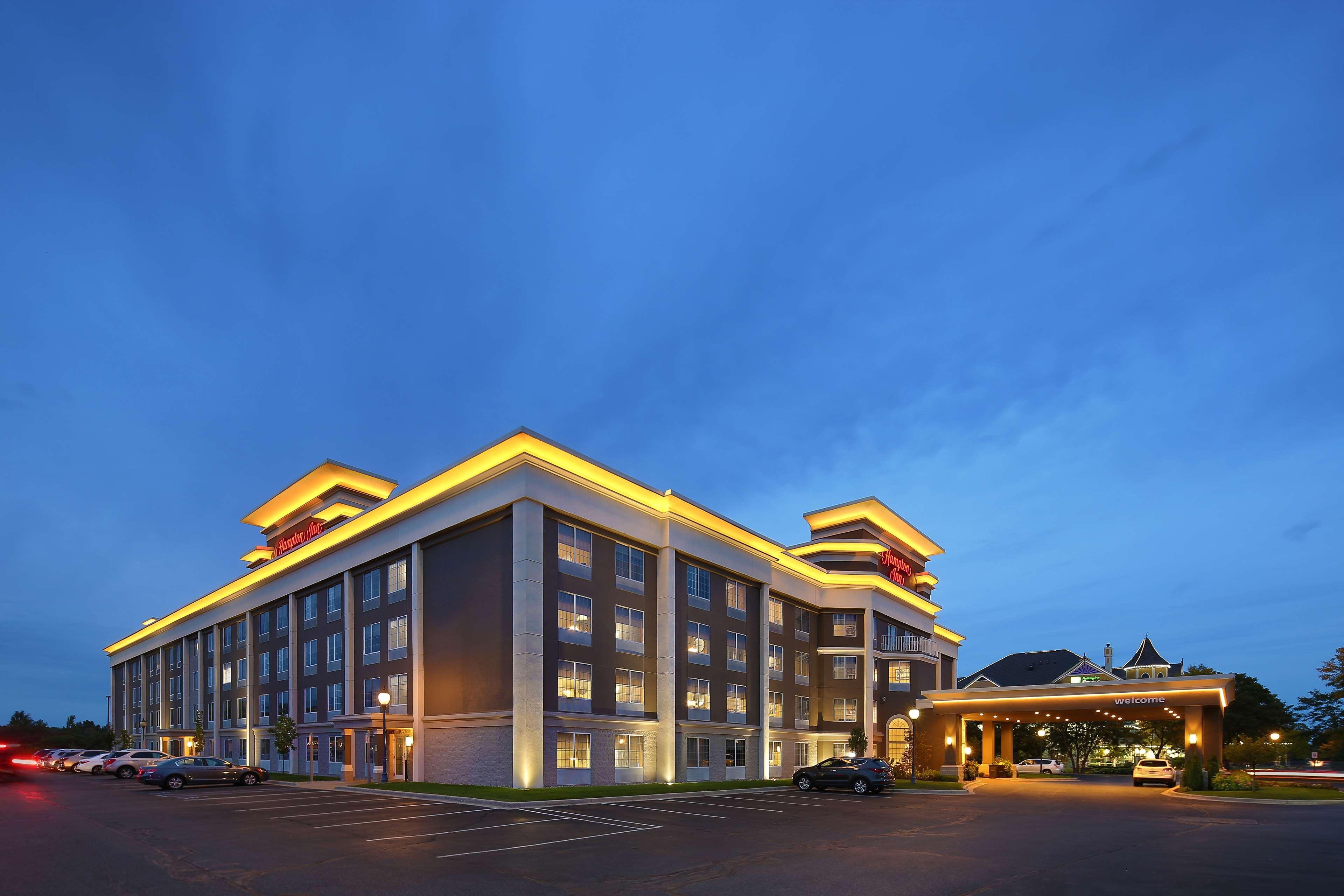 Hampton Inn Holland Exterior foto