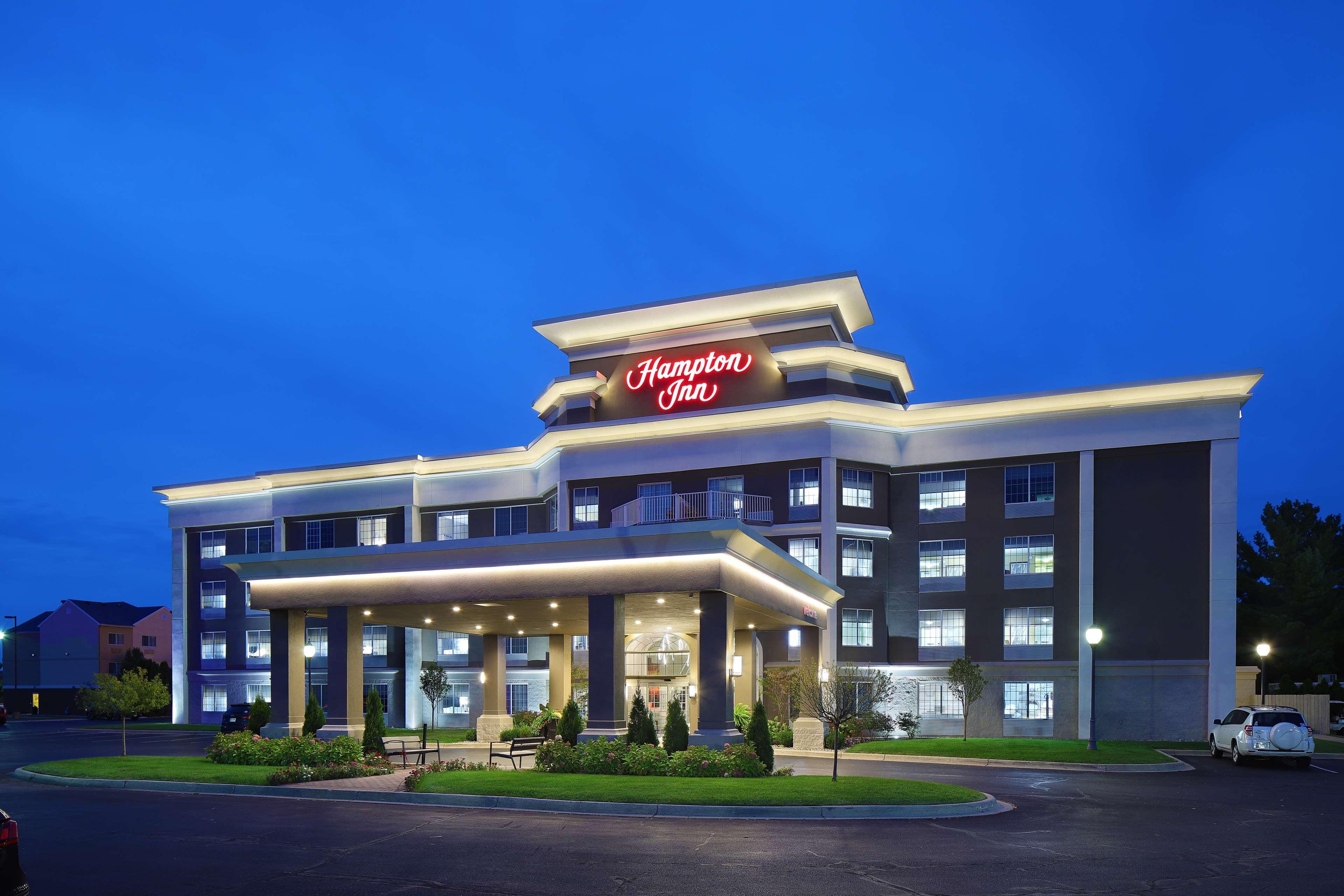 Hampton Inn Holland Exterior foto