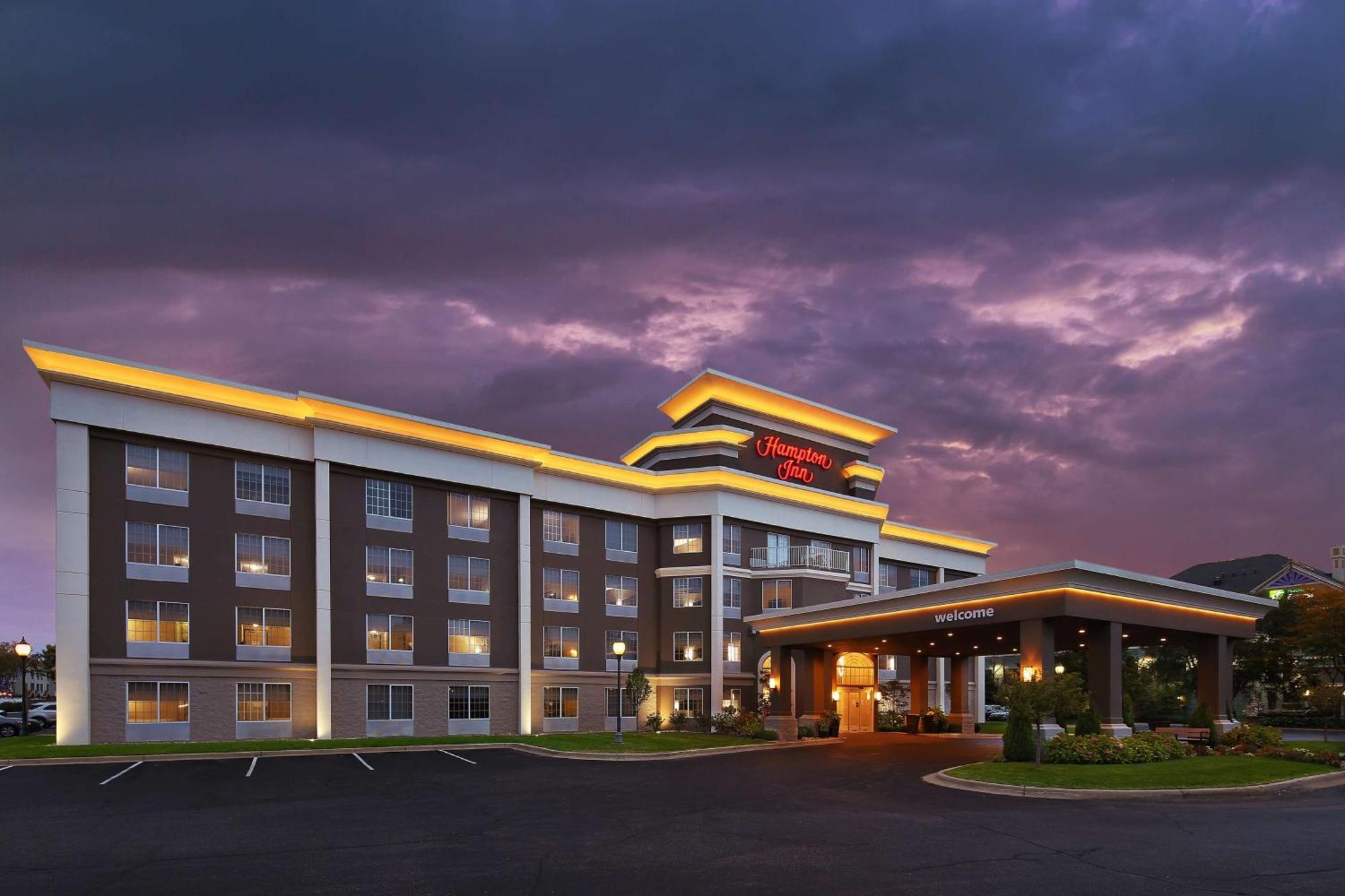 Hampton Inn Holland Exterior foto